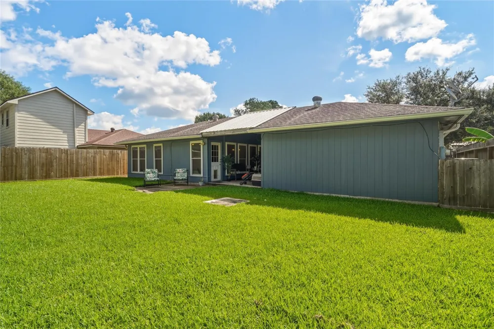 17330 Herrnhut Drive Webster, TX 77598