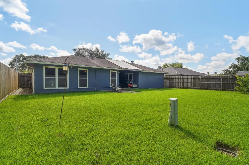 17330 Herrnhut Drive Webster, TX 77598
