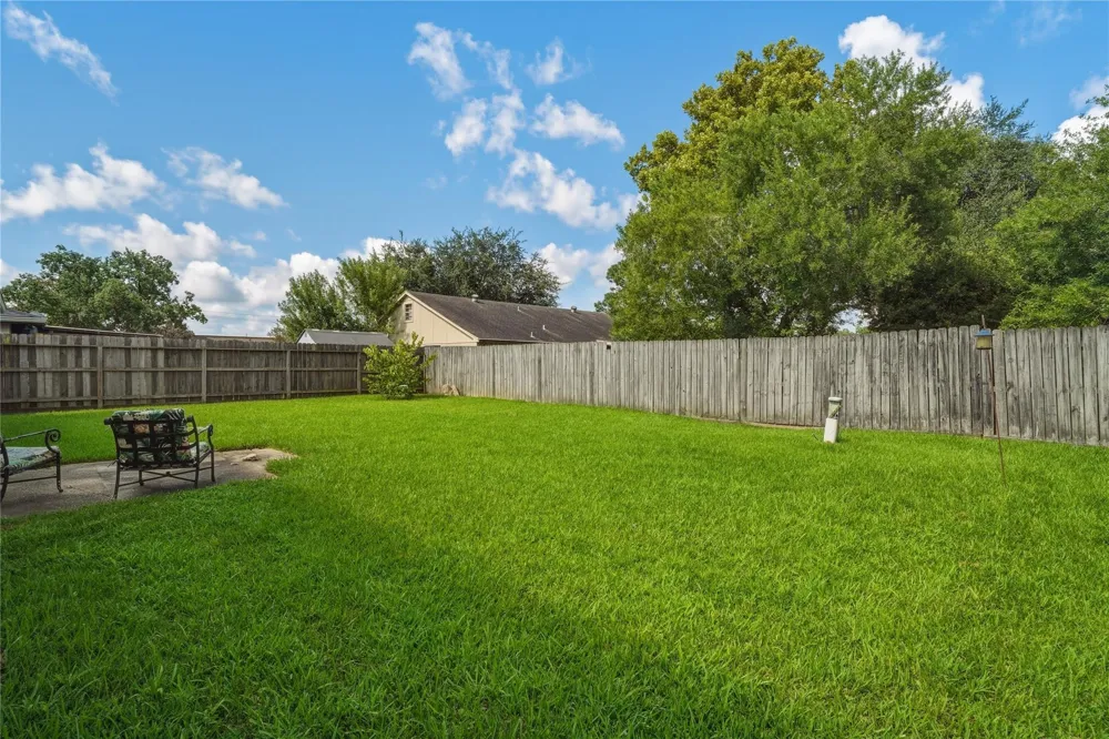 17330 Herrnhut Drive Webster, TX 77598