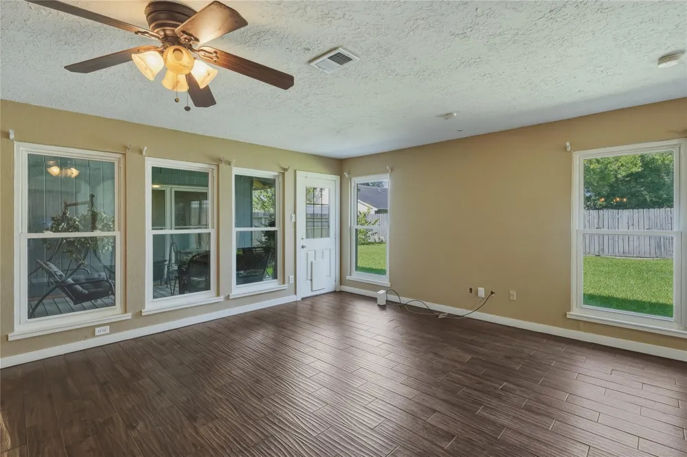 17330 Herrnhut Drive Webster, TX 77598