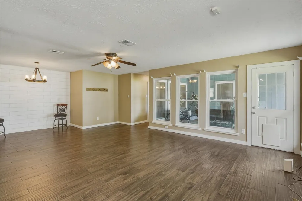 17330 Herrnhut Drive Webster, TX 77598