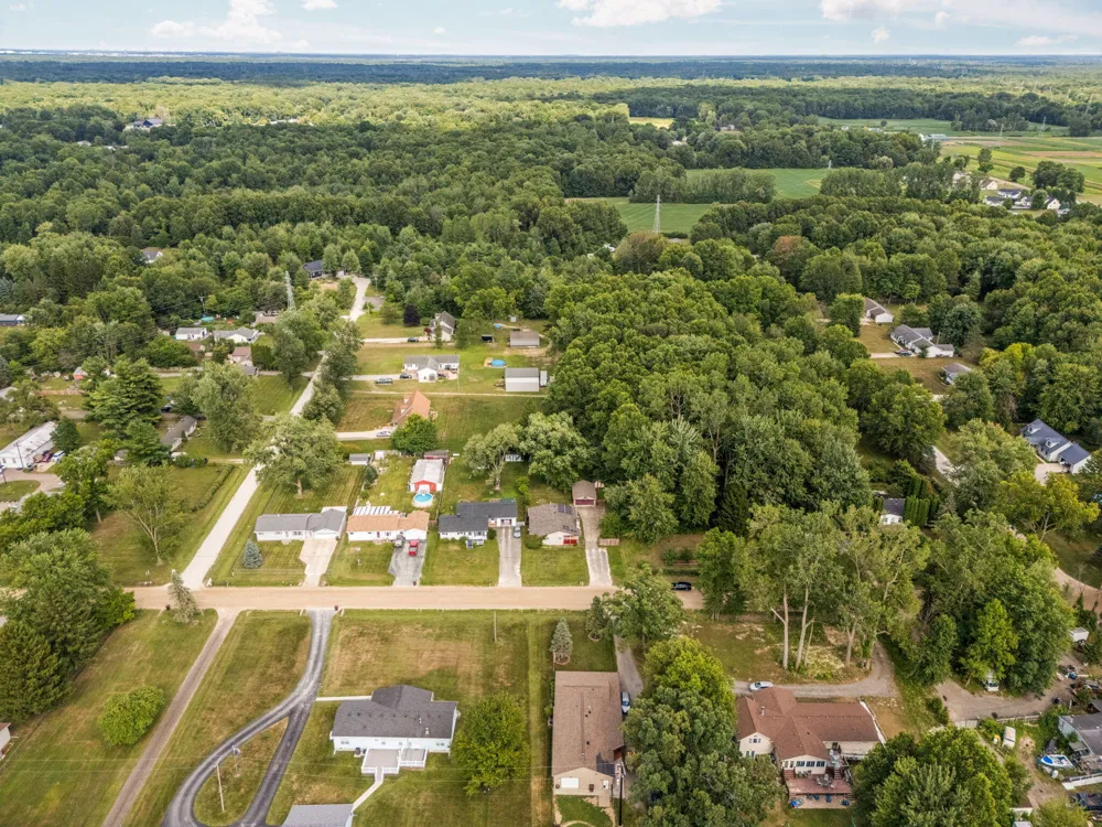 20061 Wilmot Road Belleville, MI 48111