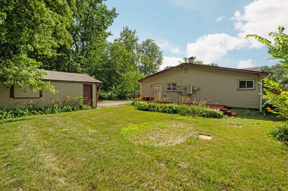 20061 Wilmot Road Belleville, MI 48111