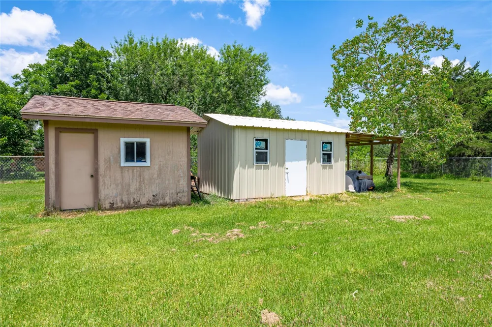 1925 Avenue L Santa Fe, TX 77510