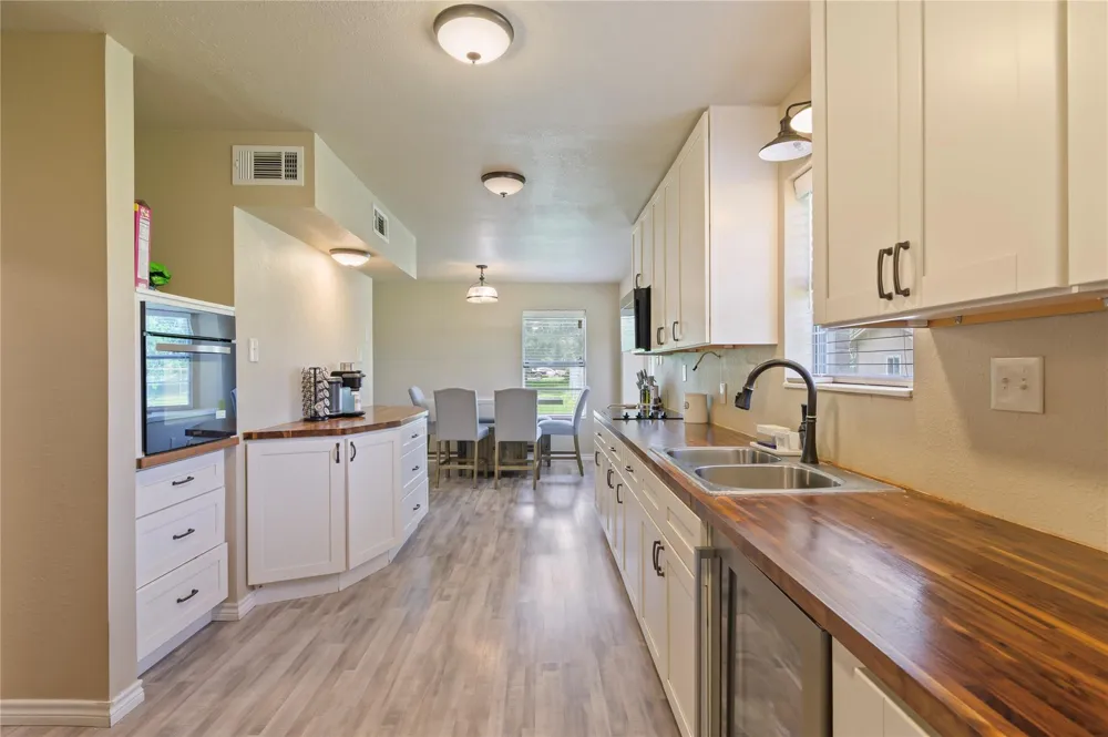 1925 Avenue L Santa Fe, TX 77510