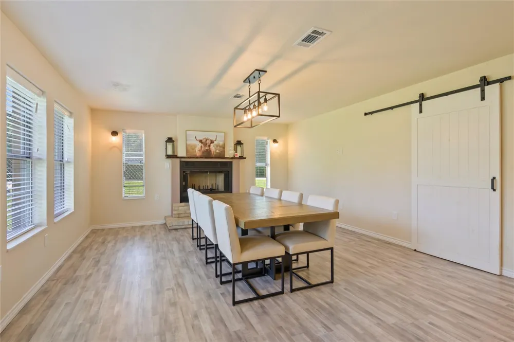 1925 Avenue L Santa Fe, TX 77510