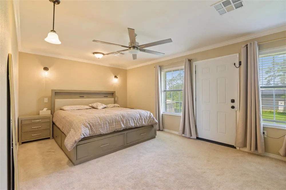 1925 Avenue L Santa Fe, TX 77510