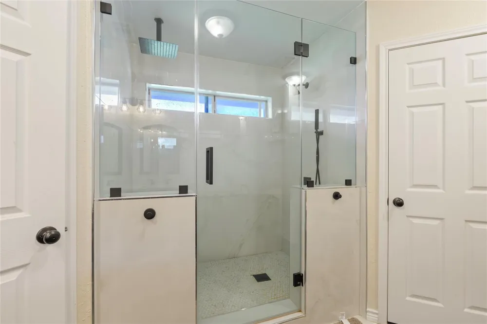 1925 Avenue L Santa Fe, TX 77510