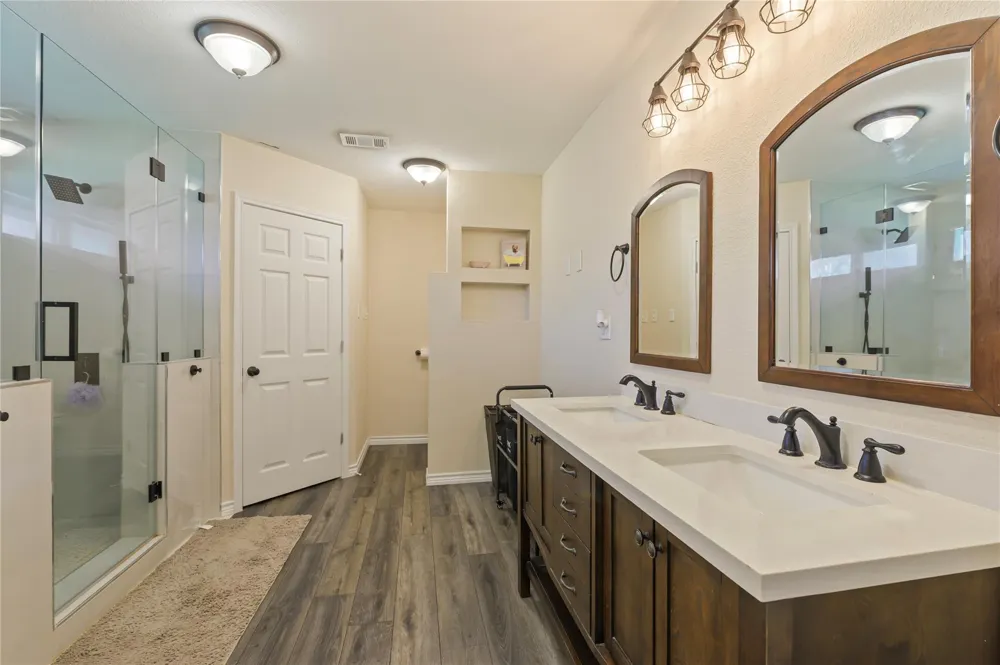1925 Avenue L Santa Fe, TX 77510