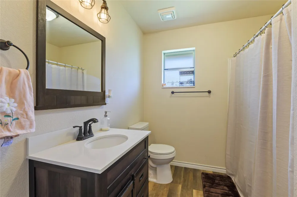 1925 Avenue L Santa Fe, TX 77510