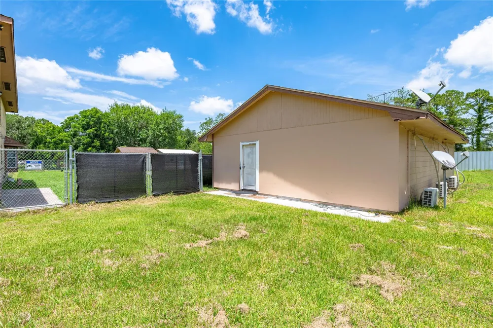 1925 Avenue L Santa Fe, TX 77510