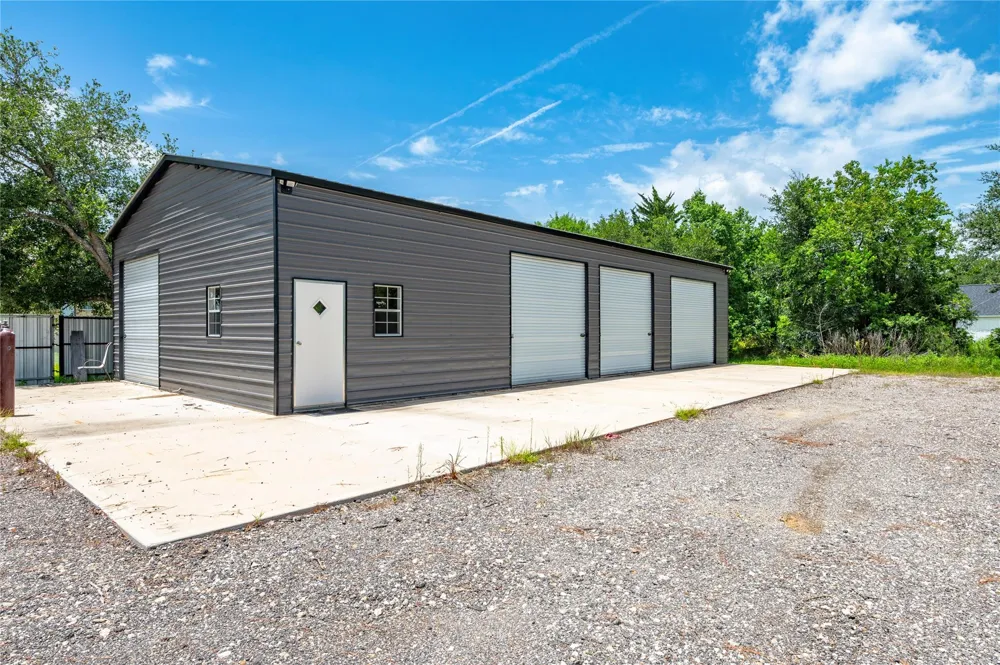 1925 Avenue L Santa Fe, TX 77510