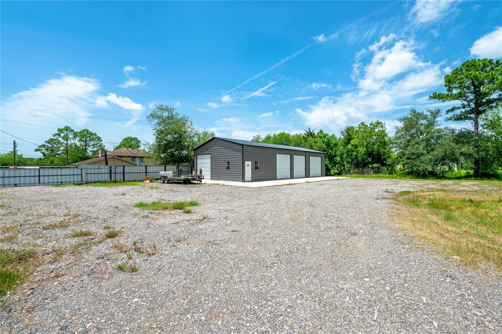 1925 Avenue L Santa Fe, TX 77510