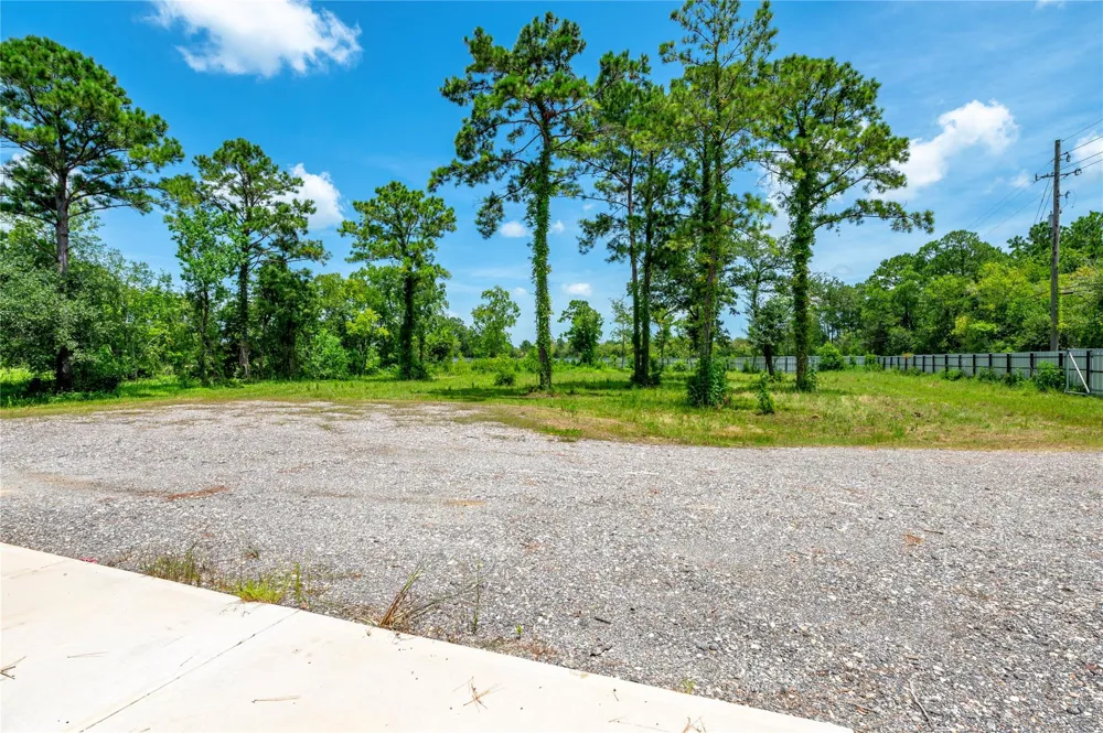 1925 Avenue L Santa Fe, TX 77510