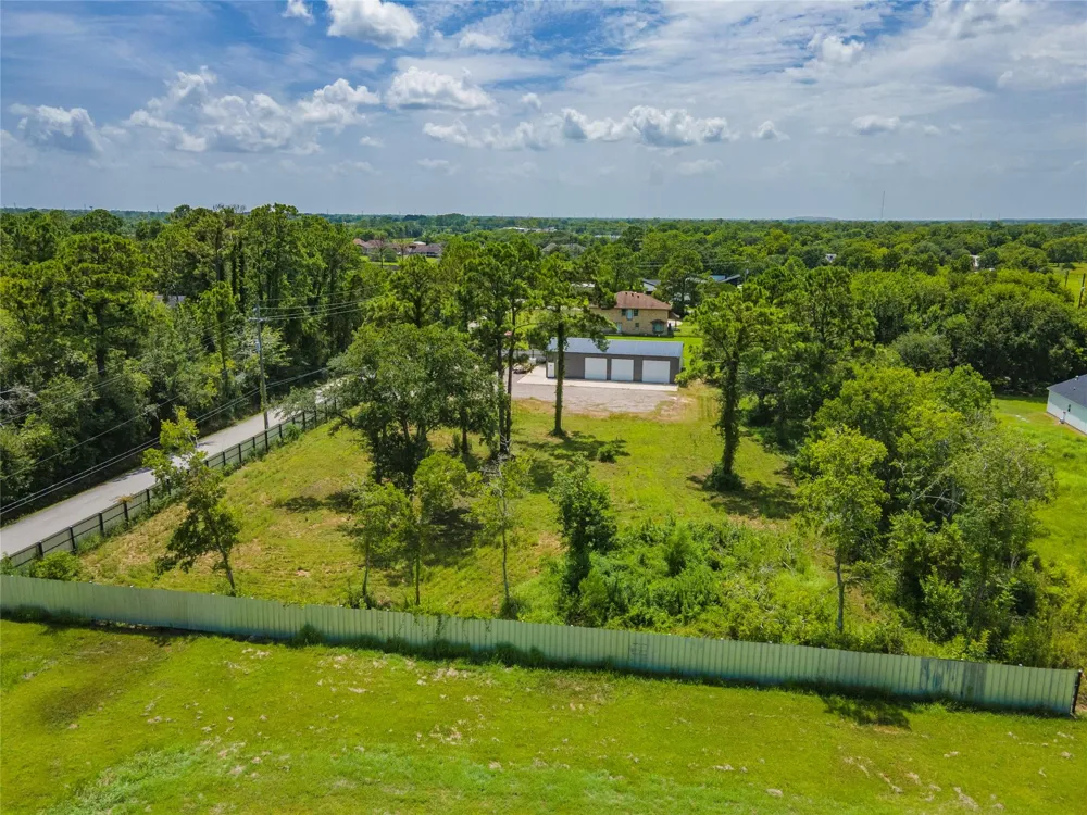 1925 Avenue L Santa Fe, TX 77510