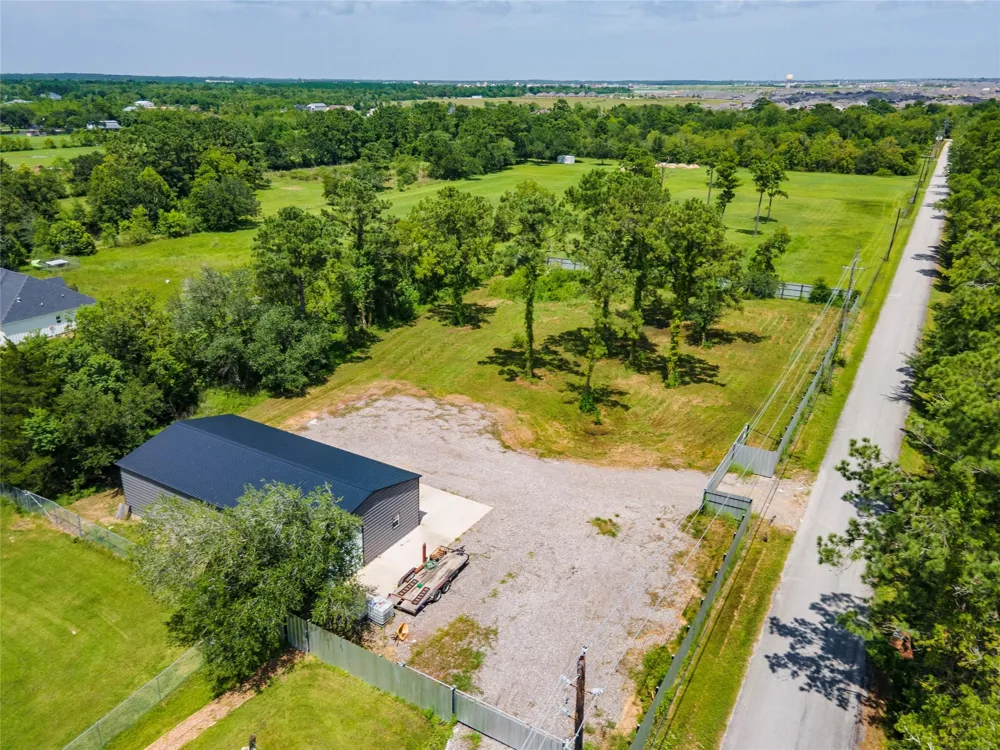 1925 Avenue L Santa Fe, TX 77510