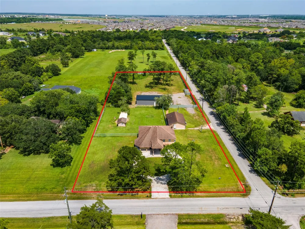 1925 Avenue L Santa Fe, TX 77510