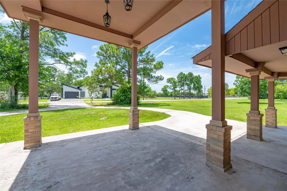 1925 Avenue L Santa Fe, TX 77510