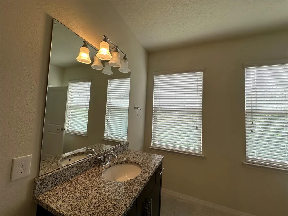 527 PIAZZA POINT Oviedo, FL 32765