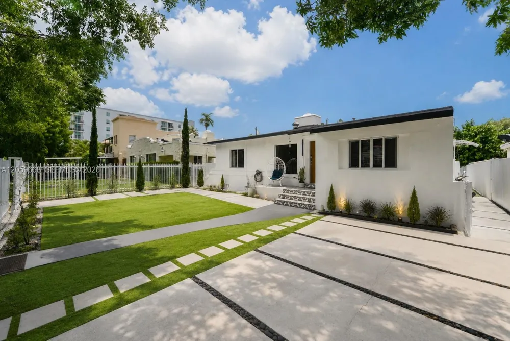 2260 SW 5th St Miami, FL 33135