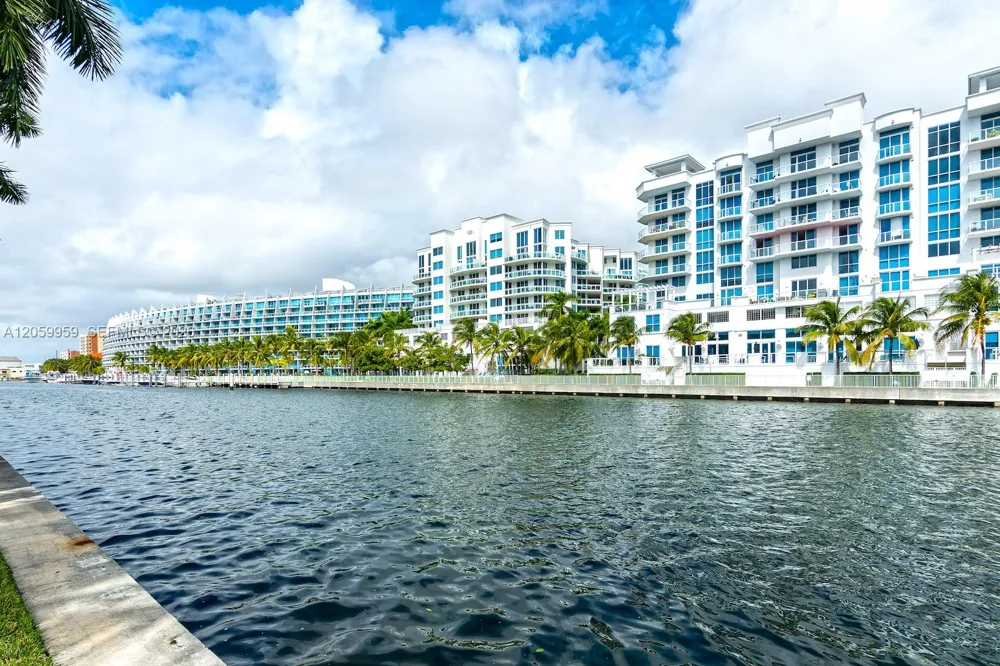 3175 NE 184th St #3104 Aventura, FL 33160
