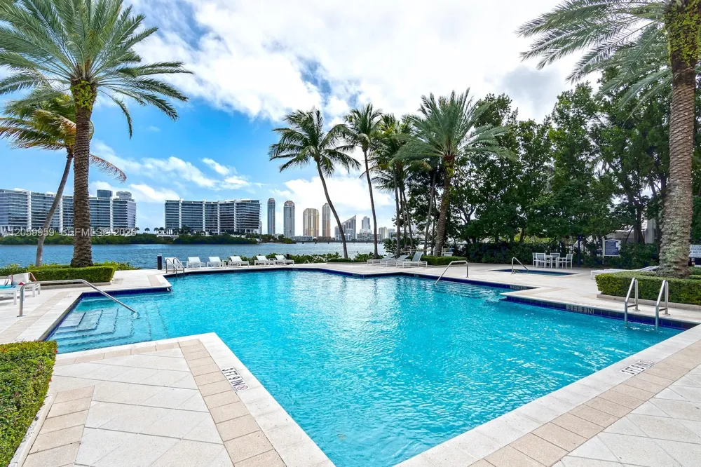 3175 NE 184th St #3104 Aventura, FL 33160