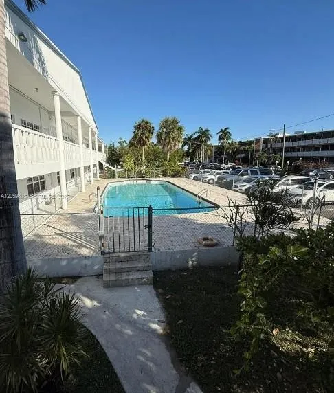1471 NE 170th St #123A North Miami Beach, FL 33162