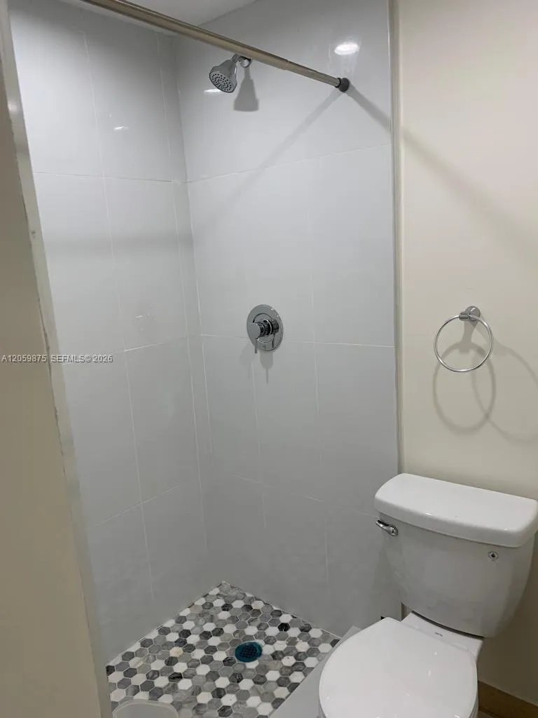 1471 NE 170th St #123A North Miami Beach, FL 33162