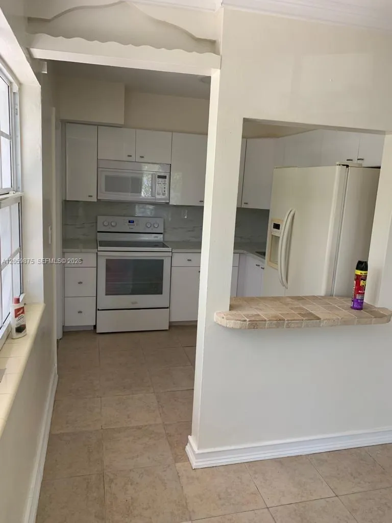 1471 NE 170th St #123A North Miami Beach, FL 33162