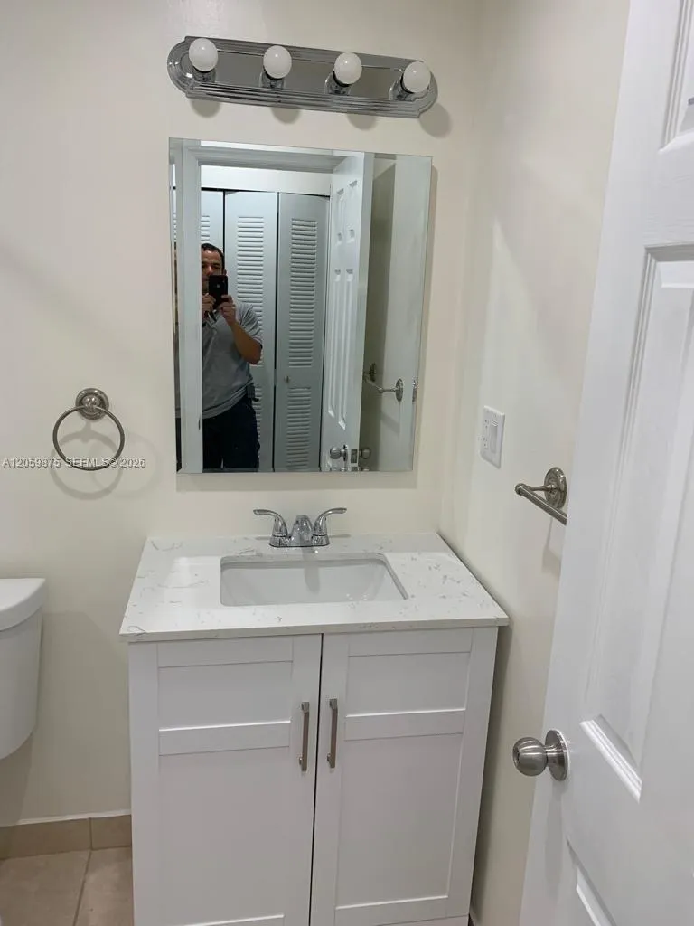 1471 NE 170th St #123A North Miami Beach, FL 33162