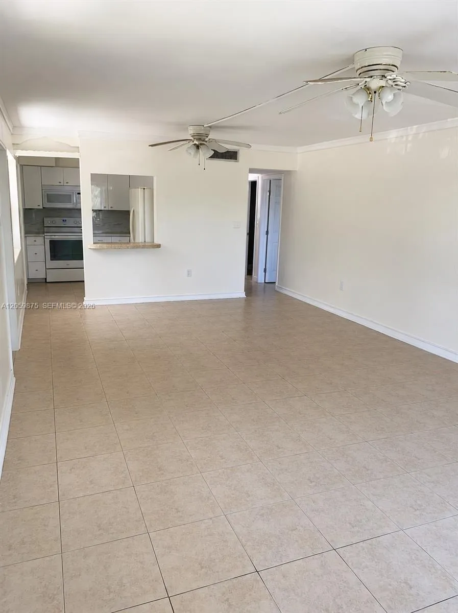 1471 NE 170th St #123A North Miami Beach, FL 33162