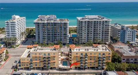8888 Collins Ave #212
