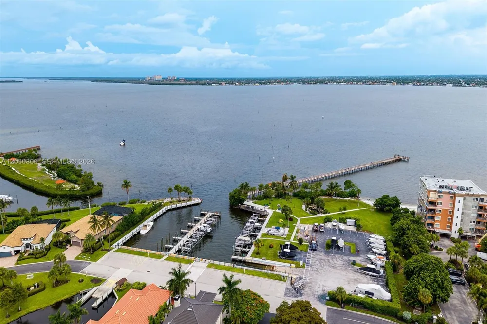 14610 Laguna Dr. Fort Myers, FL 33908