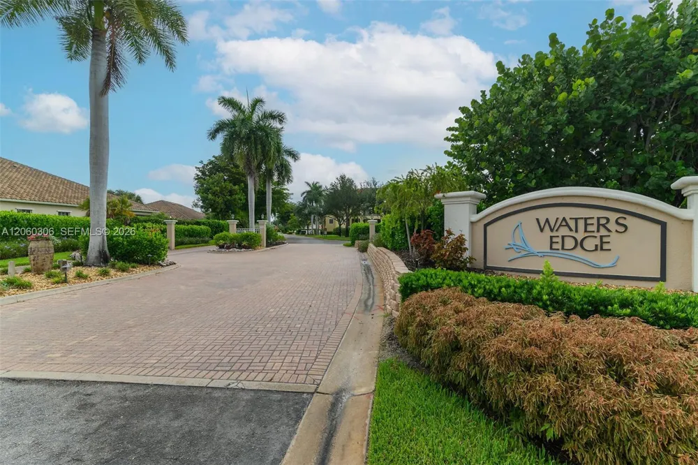 14610 Laguna Dr. Fort Myers, FL 33908