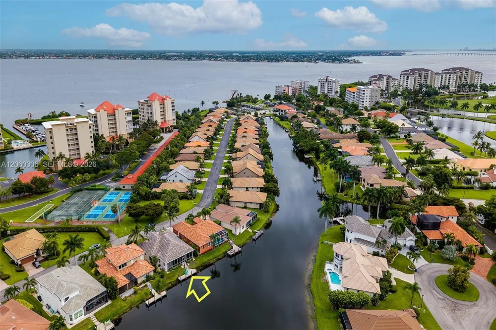 14610 Laguna Dr. Fort Myers, FL 33908
