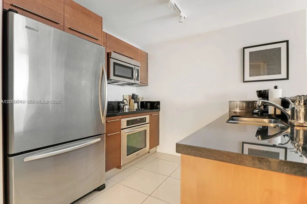 253 NE 2nd St #508 Miami, FL 33132