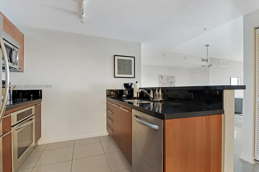 253 NE 2nd St #508 Miami, FL 33132