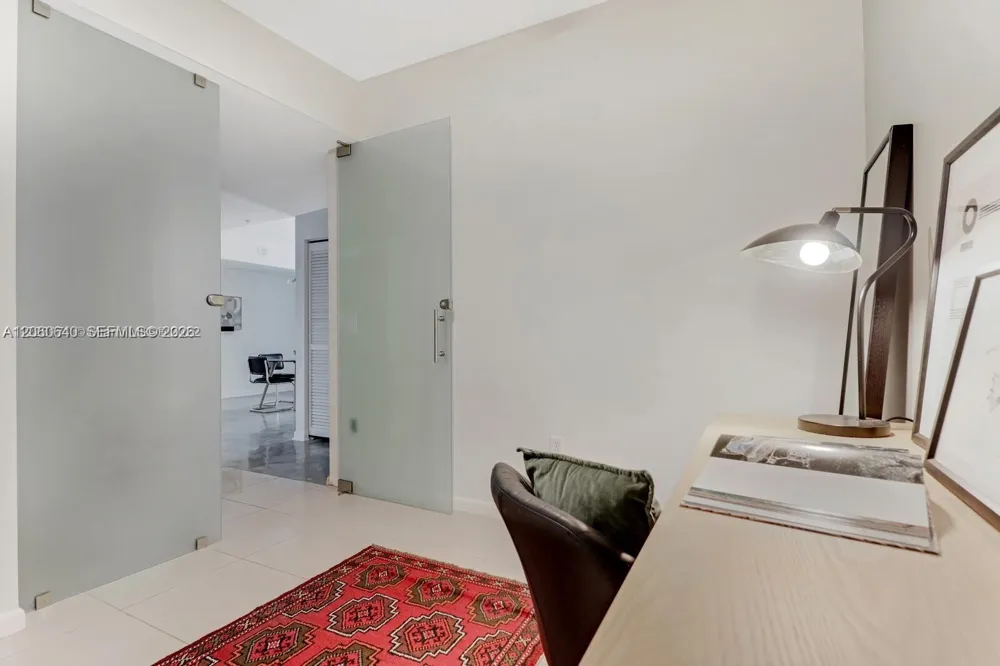 253 NE 2nd St #508 Miami, FL 33132