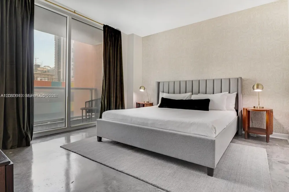 253 NE 2nd St #508 Miami, FL 33132