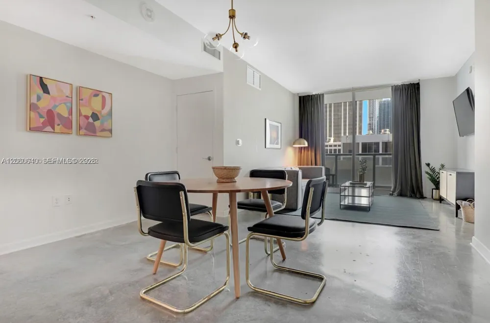 253 NE 2nd St #508 Miami, FL 33132