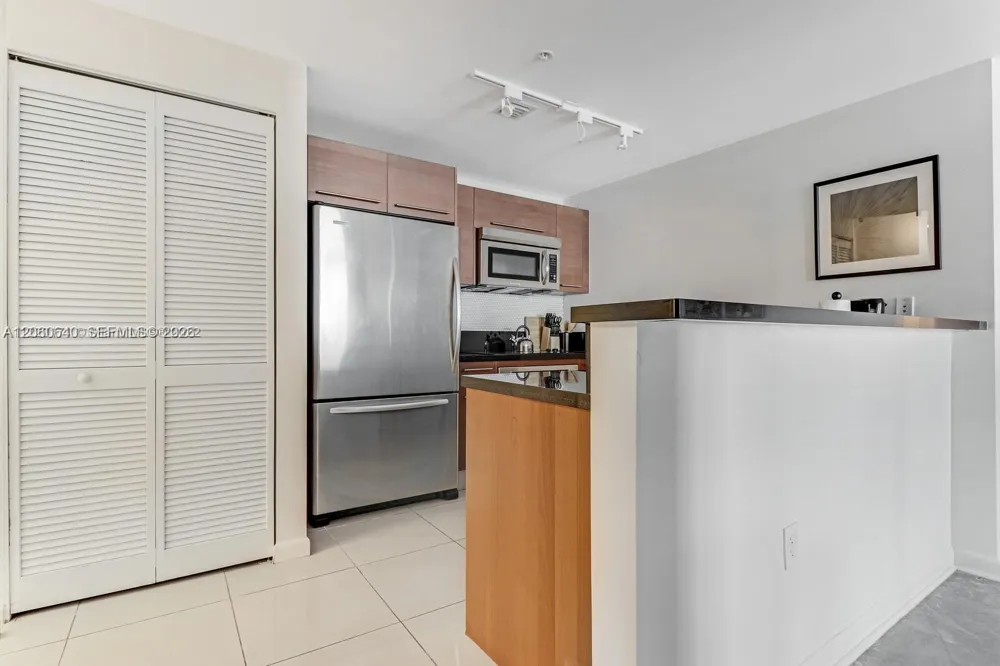 253 NE 2nd St #508 Miami, FL 33132