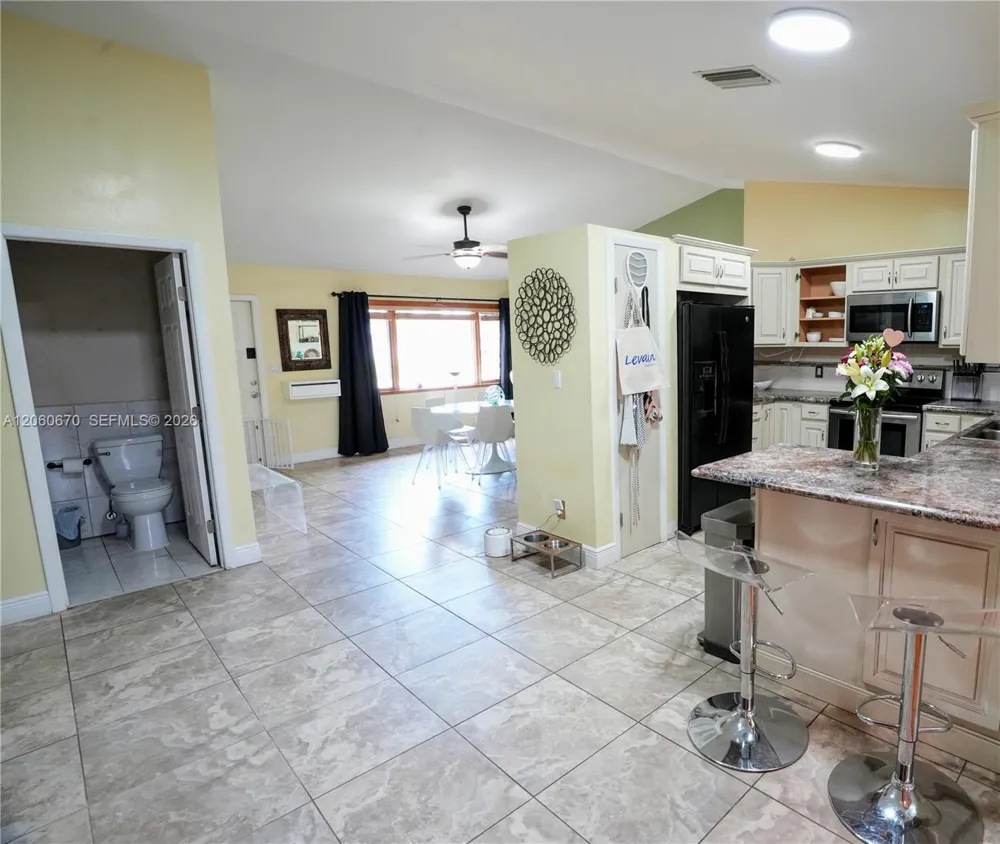 2304 SE 8th Terrace Cape Coral, FL 33990