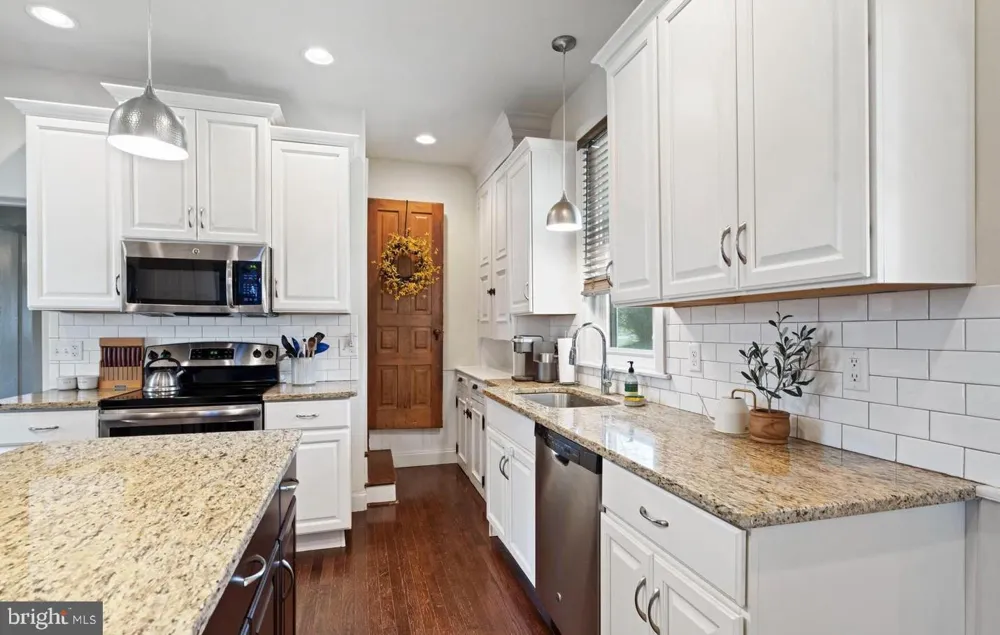 145 HOFFMANSVILLE ROAD Barto, PA 19504