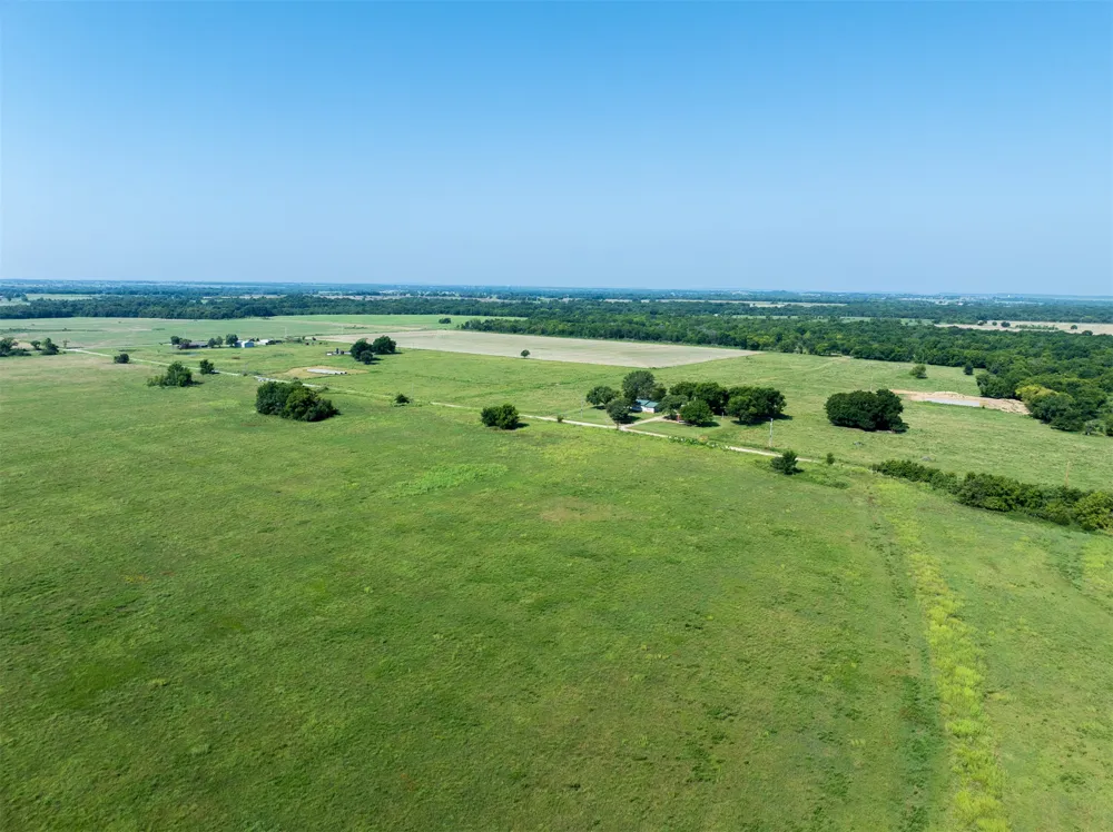 2 320 ROAD Morris, OK 74445