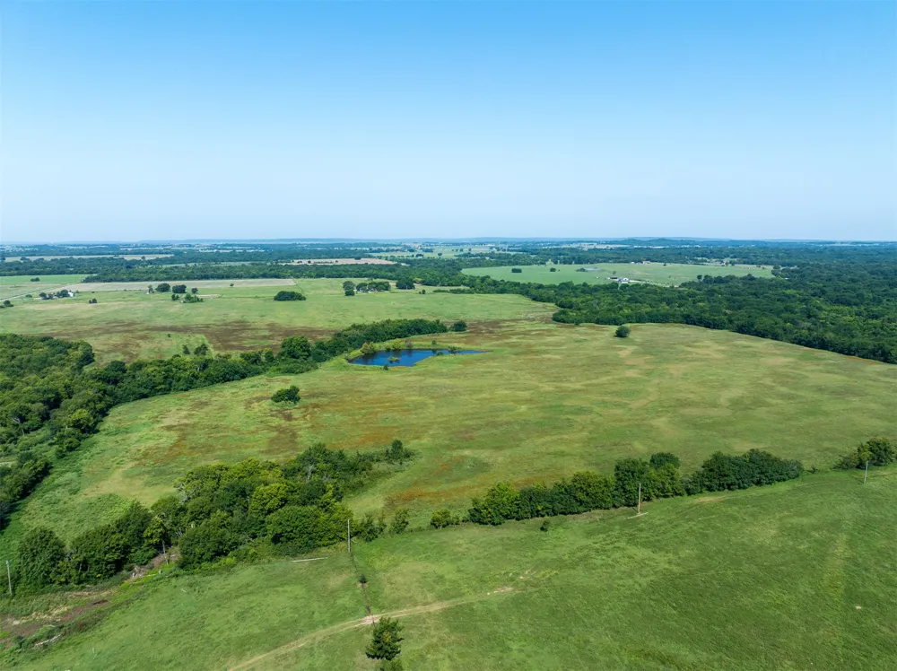 2 320 ROAD Morris, OK 74445