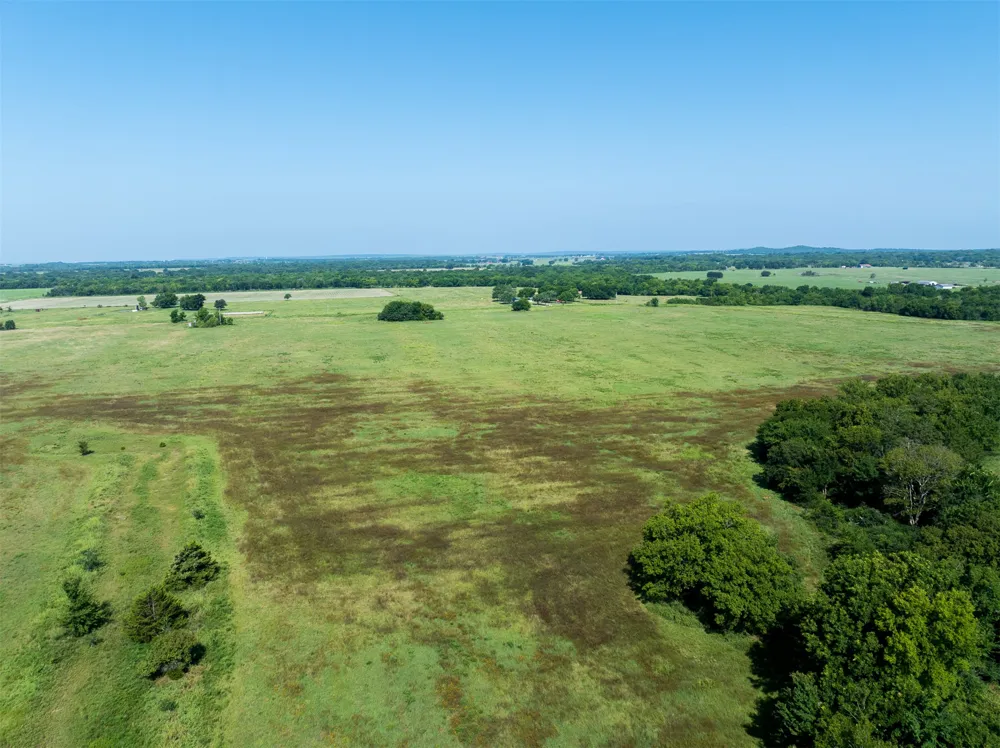 2 320 ROAD Morris, OK 74445