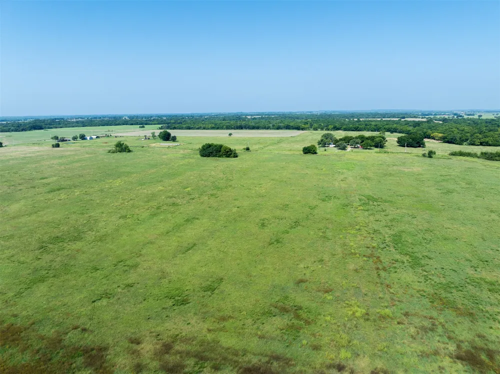 2 320 ROAD Morris, OK 74445