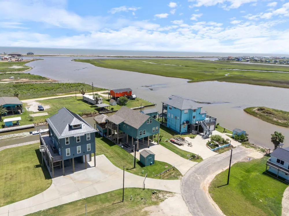 1301 County Road 209 Sargent, TX 77414