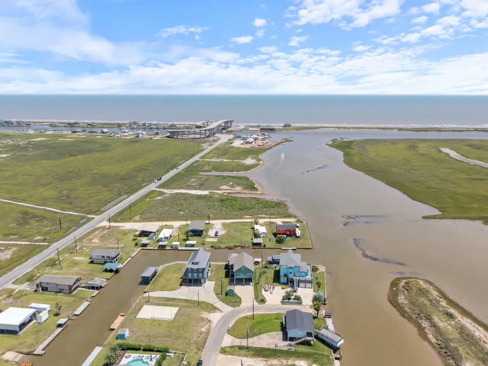 1301 County Road 209 Sargent, TX 77414