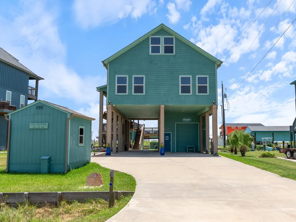 1301 County Road 209 Sargent, TX 77414